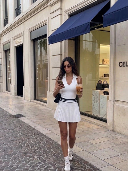 Top estilo polo con cuello escote V
