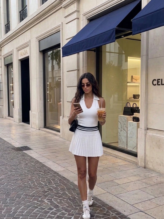 Top estilo polo con cuello escote V
